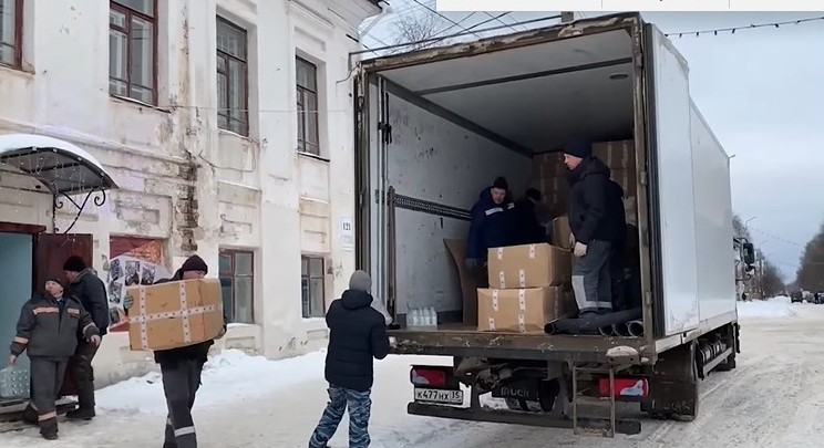 Сегодня исполняется год, как Общественная палата Вологодской области запустила благотворительную акцию «Помогаем нашим»..