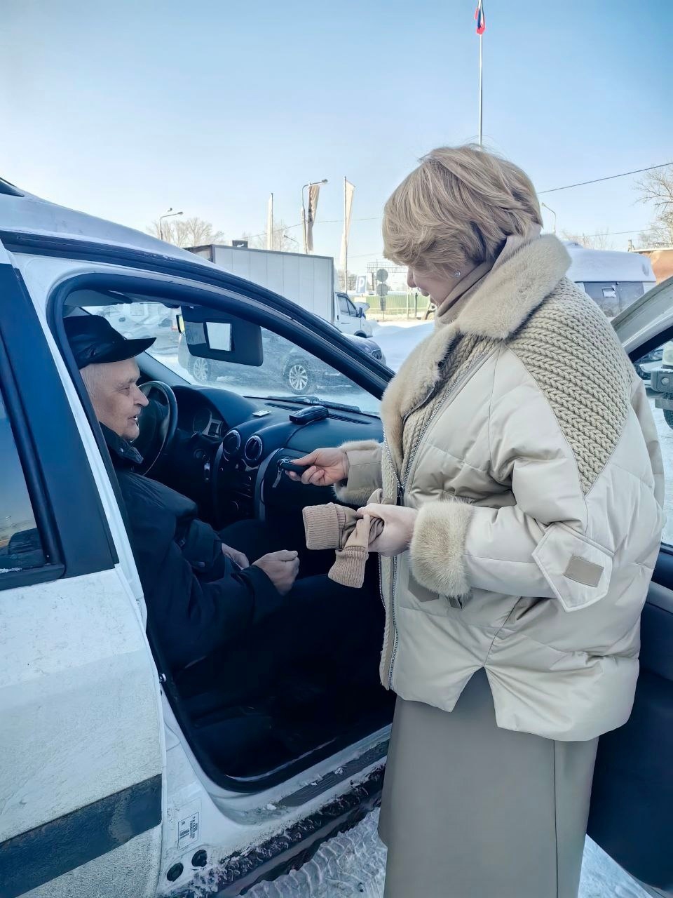12 жителей Вологодской области, которые ранее пострадали на производстве, получили автомобили от регионального Отделения СФР.