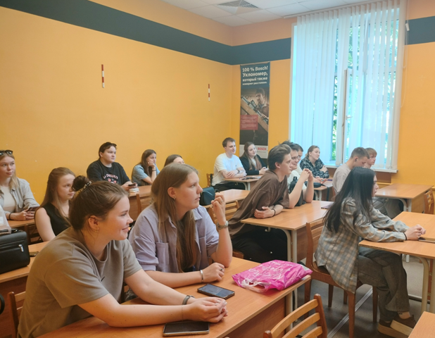Сотрудники Вологодского Росреестра прочитали лекцию для будущих геодезистов.