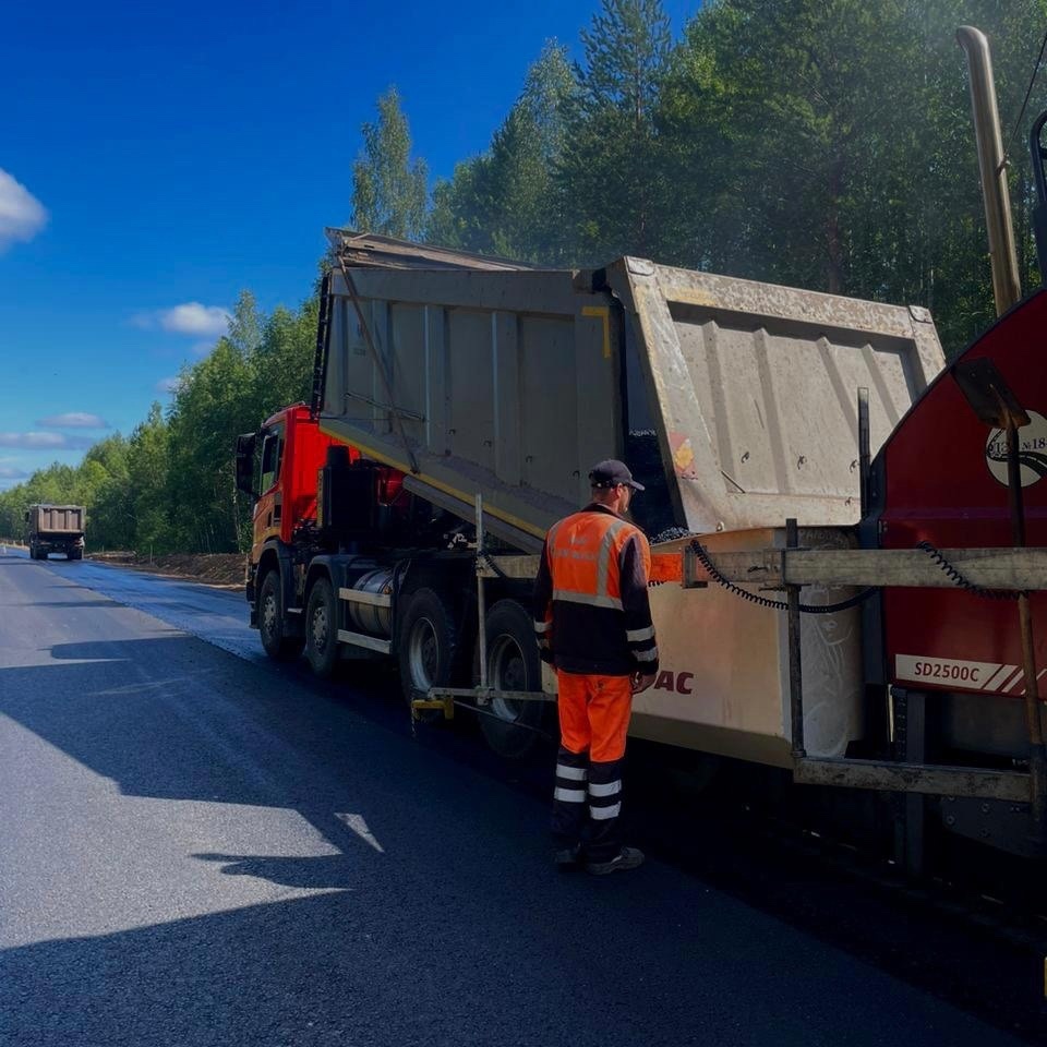 Бабушкинском округе на дороге село имени Бабушкина-Михайловка полностью уложен новый асфальт.