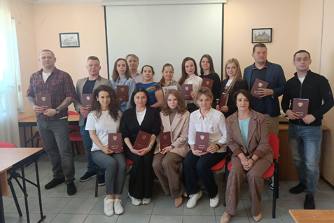 Пятнадцать претендентов успешно сдали экзамен по программе подготовки арбитражных управляющих. Пятнадцать претендентов успешно сдали экзамен по программе подготовки арбитражных управляющих.