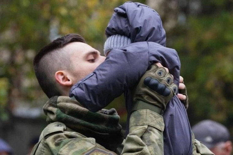 38 мер поддержки действует на Вологодчине для участников СВО и их семей. 38 мер поддержки действует на Вологодчине для участников СВО и их семей.