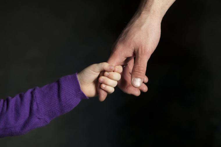 Родители детей с инвалидностью смогут одновременно работать и получать пособие по уходу за ними.. Родители детей с инвалидностью смогут одновременно работать и получать пособие по уходу за ними..