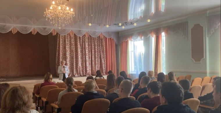 Специалисты Отделения СФР по Вологодской области провели уроки пенсионной грамотности для более чем 500 школьников и студентов в 2023 году. Специалисты Отделения СФР по Вологодской области провели уроки пенсионной грамотности для более чем 500 школьников и студентов в 2023 году.